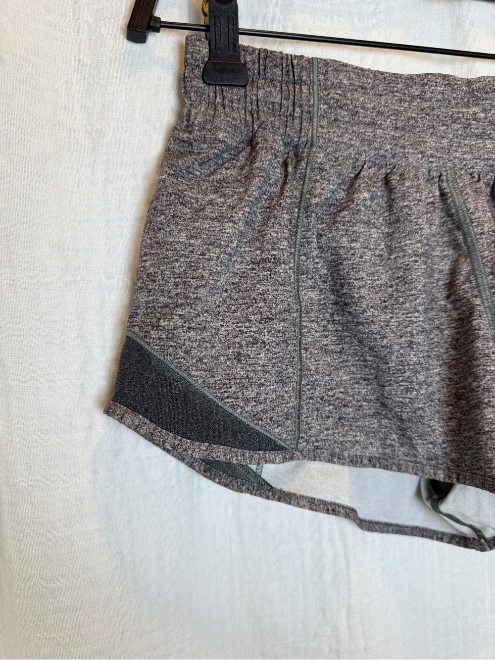 Lululemon Hotty Hot Lined Running Shorts Heathered Grey Size 4 - Picture 3 of 8